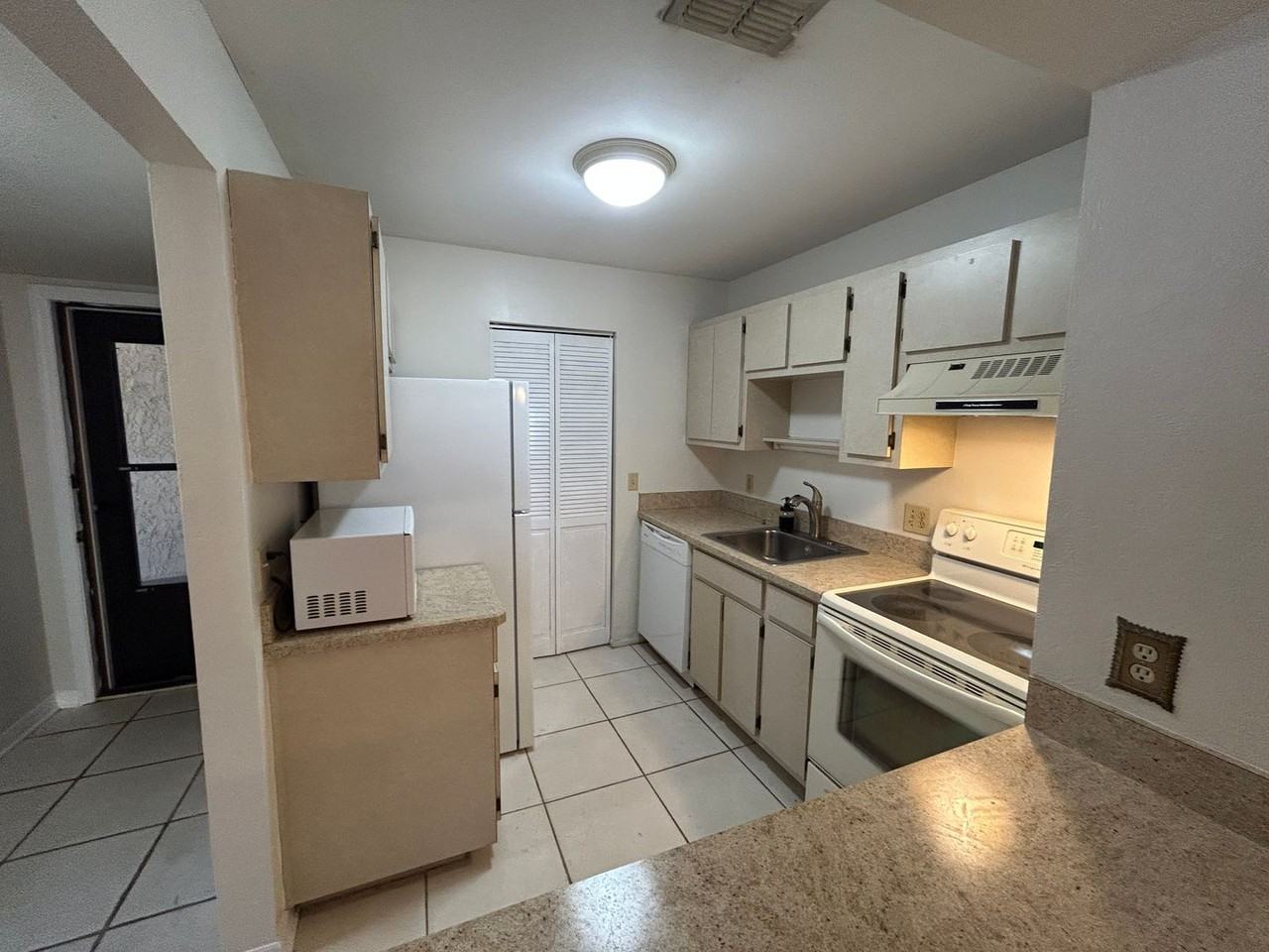 6494 Royal Woods Dr - Photo 7 of 26