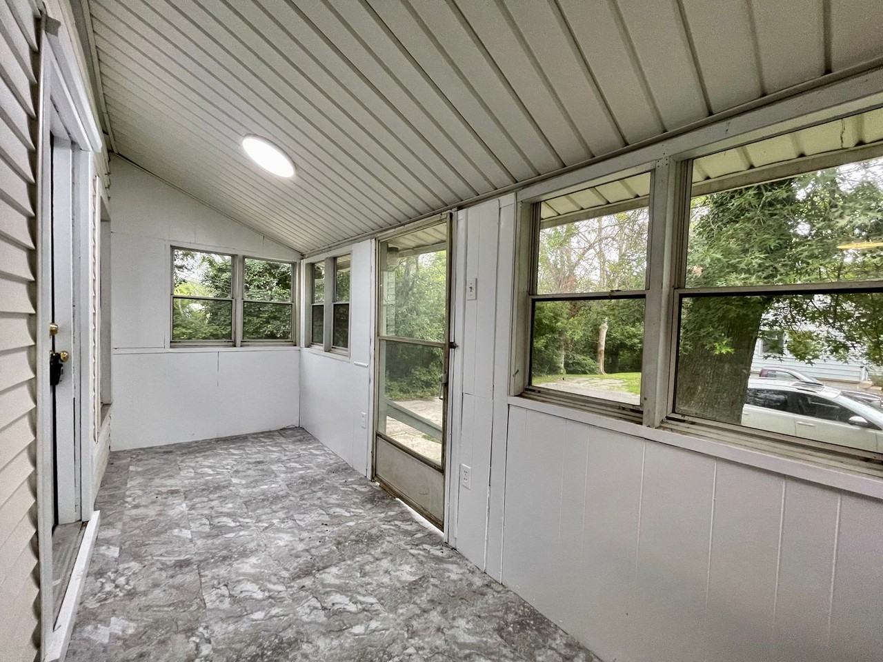 509 Elsmere St - Photo 2 of 13