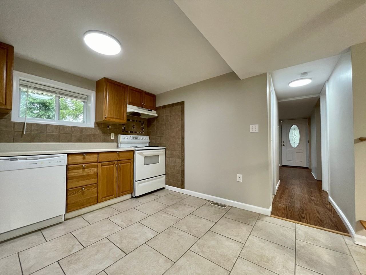 509 Elsmere St - Photo 6 of 13