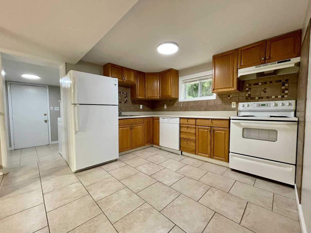 509 Elsmere St - Photo 7 of 13