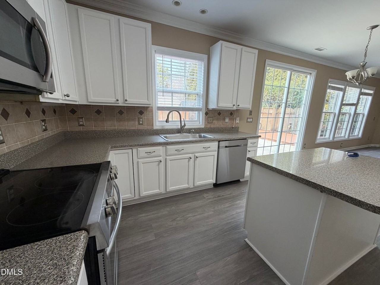 2418 Lazy River Dr - Photo 3 of 14