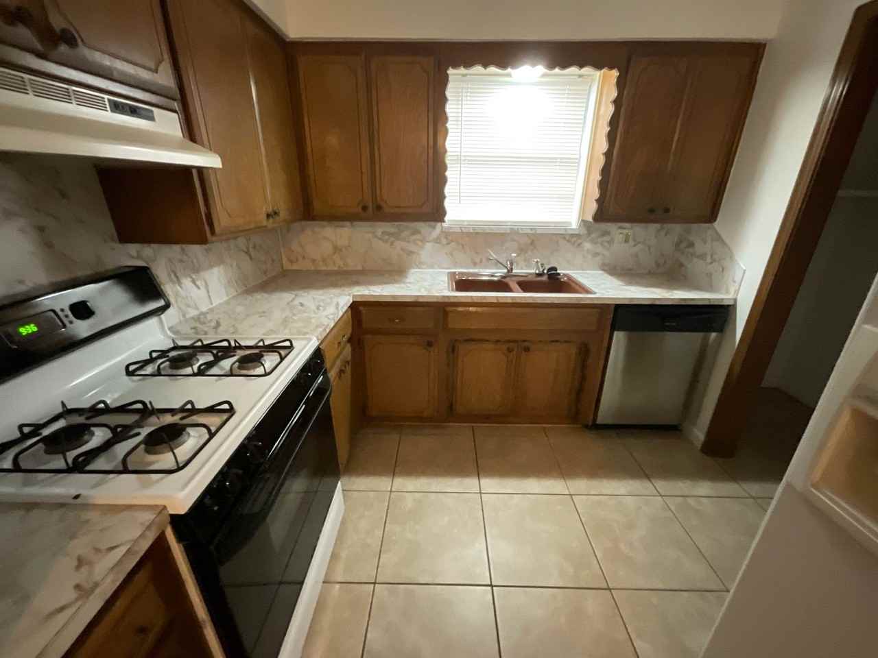 4020 Dentwood Ter - Photo 3 of 14