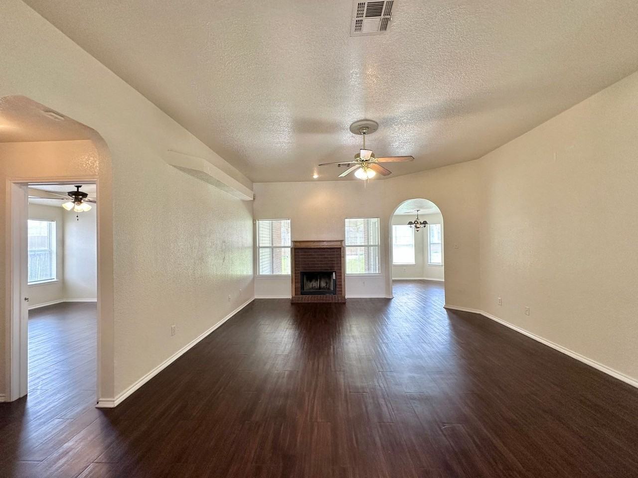 2710 Maria Dr - Photo 2 of 39