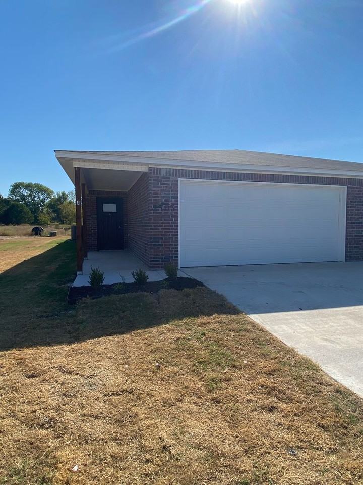 2703A N Denver St - Photo 4 of 19