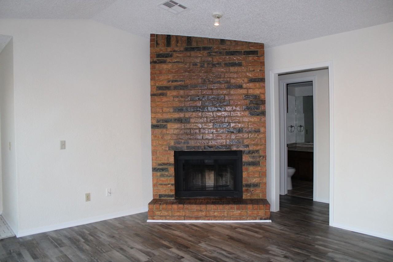 118 Kathleen Dr - Photo 2 of 14