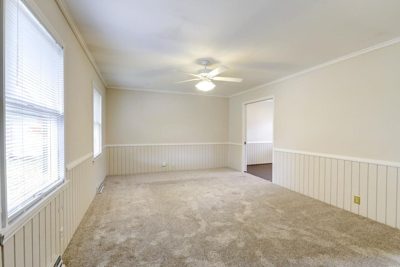 1809 Stratford Dr - Photo 2 of 12