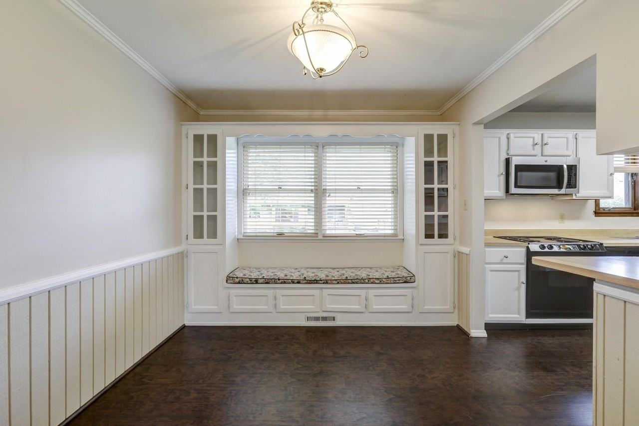 1809 Stratford Dr - Photo 3 of 12