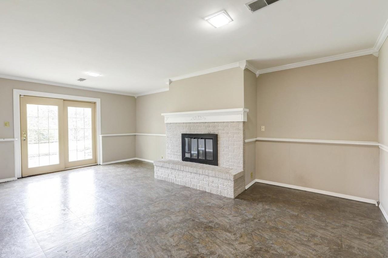 1809 Stratford Dr - Photo 7 of 12