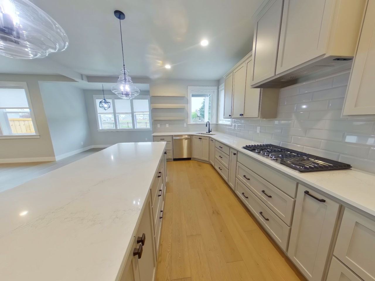 1565 Alsea Dr - Photo 4 of 19