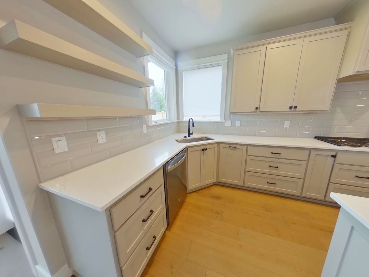 1565 Alsea Dr - Photo 5 of 19