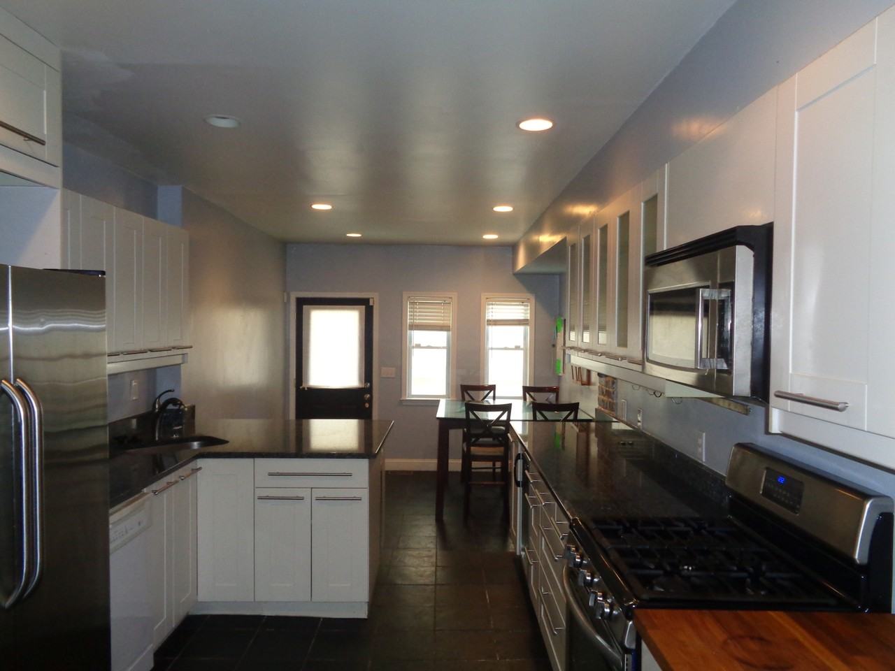 2727 Hudson St - Photo 5 of 25