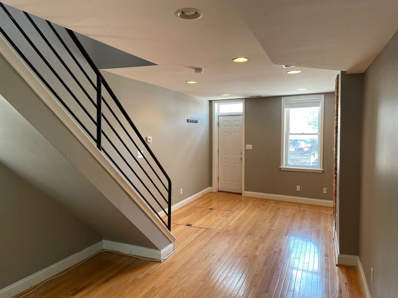 1612 Elkins Ln - Photo 2 of 12