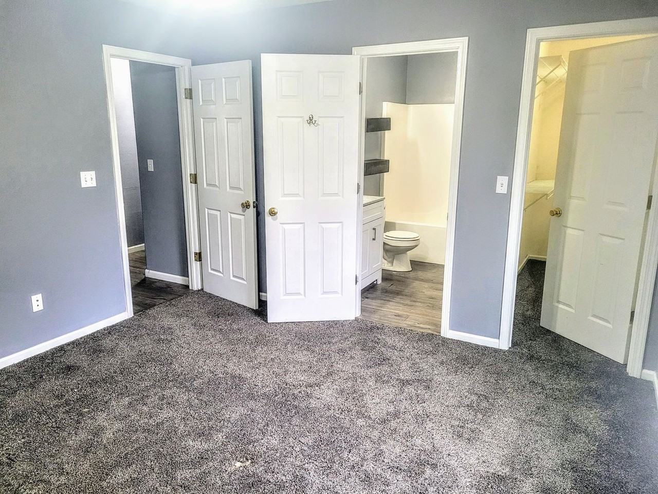 1128 Leonard Ave - Photo 3 of 10