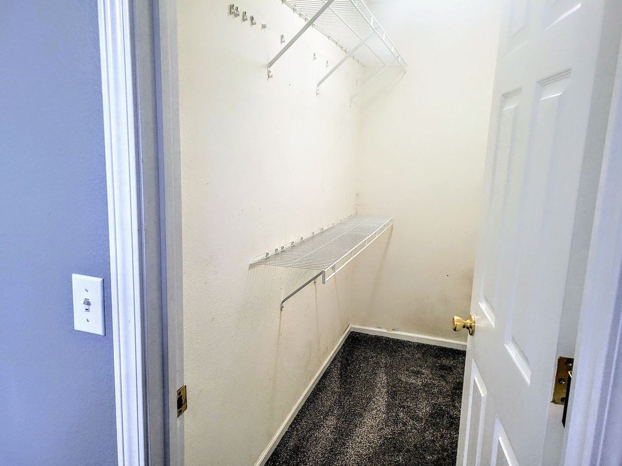 1128 Leonard Ave - Photo 5 of 10