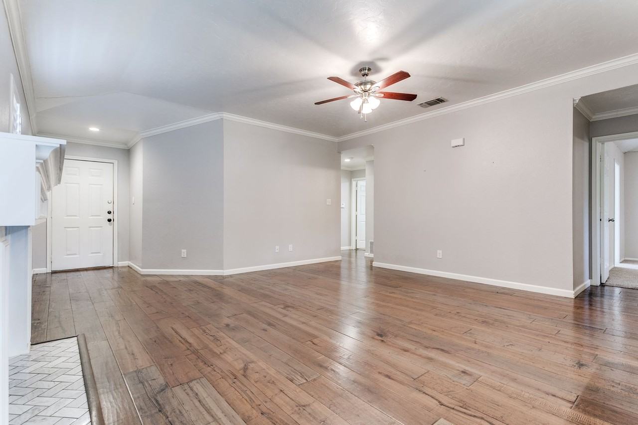 16010 Rough Oak St - Photo 6 of 25