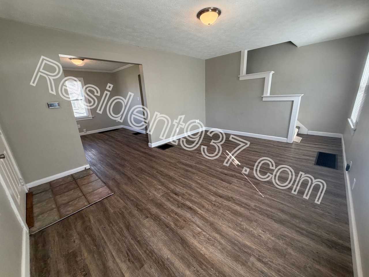 1727 Patterson Rd - Photo 2 of 17