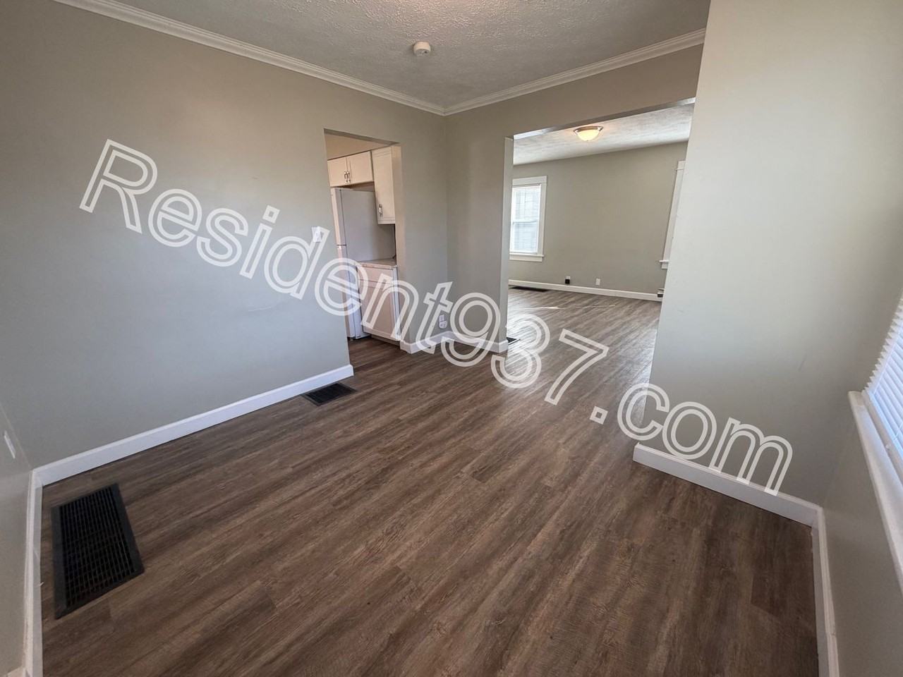 1727 Patterson Rd - Photo 4 of 17