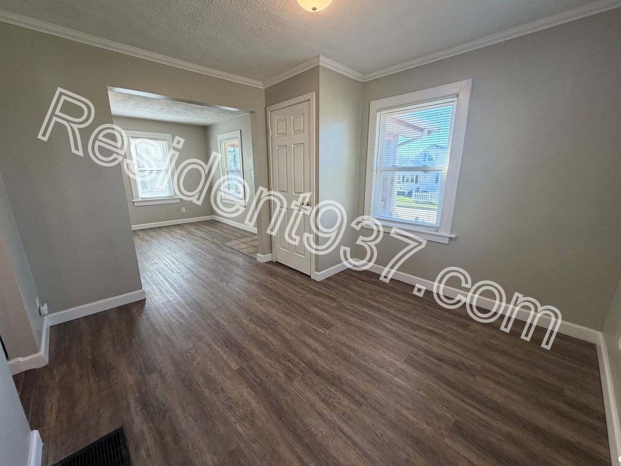 1727 Patterson Rd - Photo 5 of 17