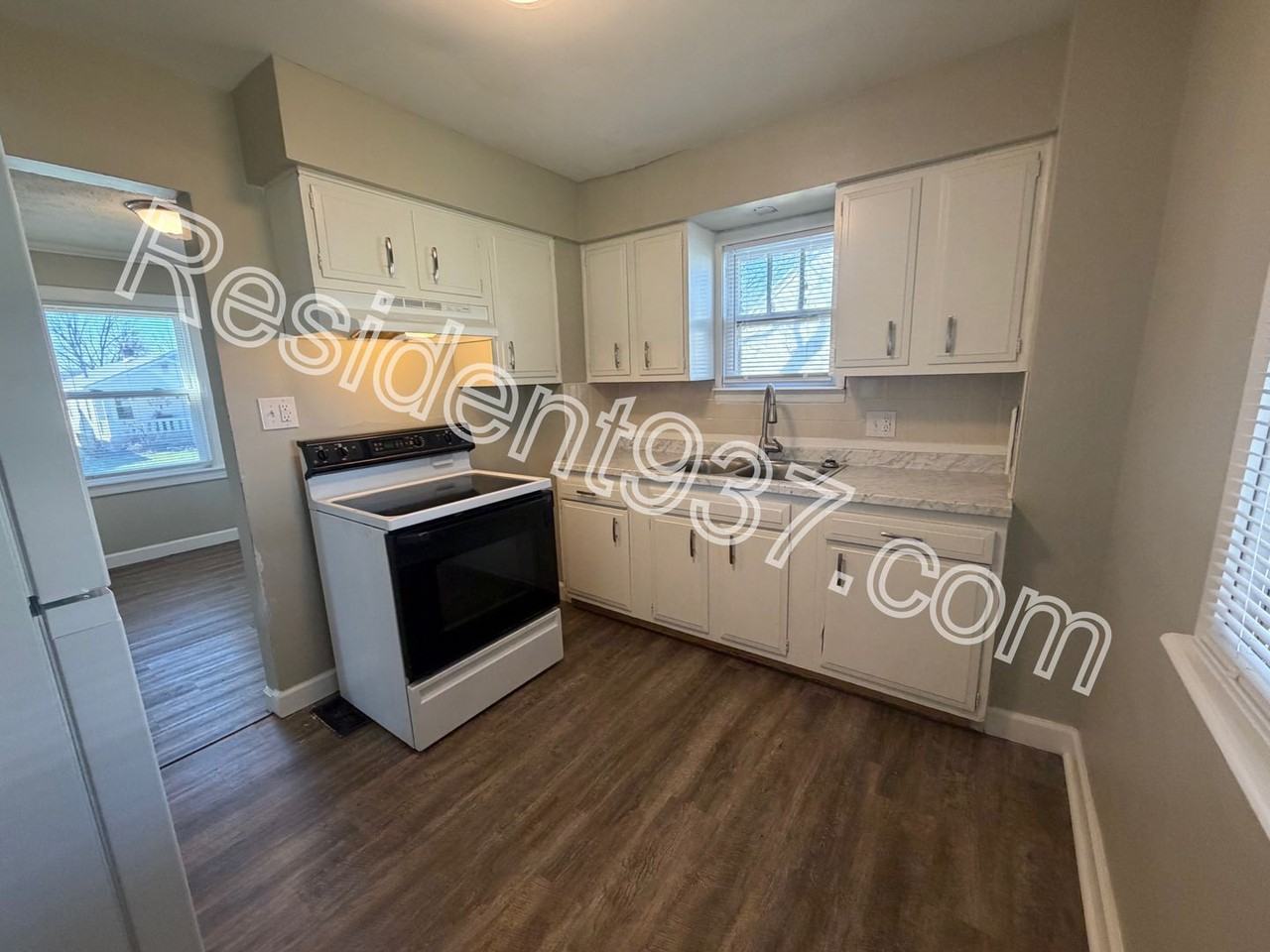 1727 Patterson Rd - Photo 7 of 17