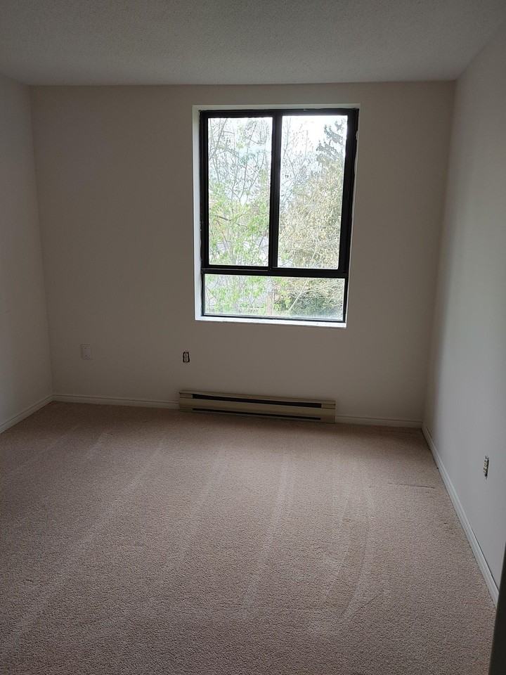 Rivergate Properties - Photo 4 of 11