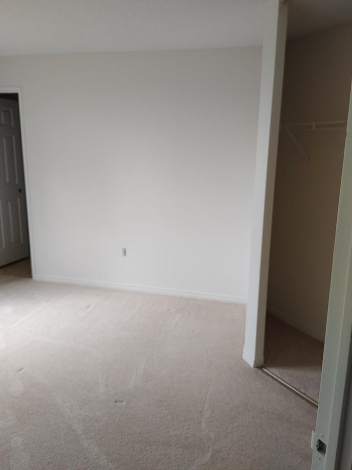 Rivergate Properties - Photo 6 of 11