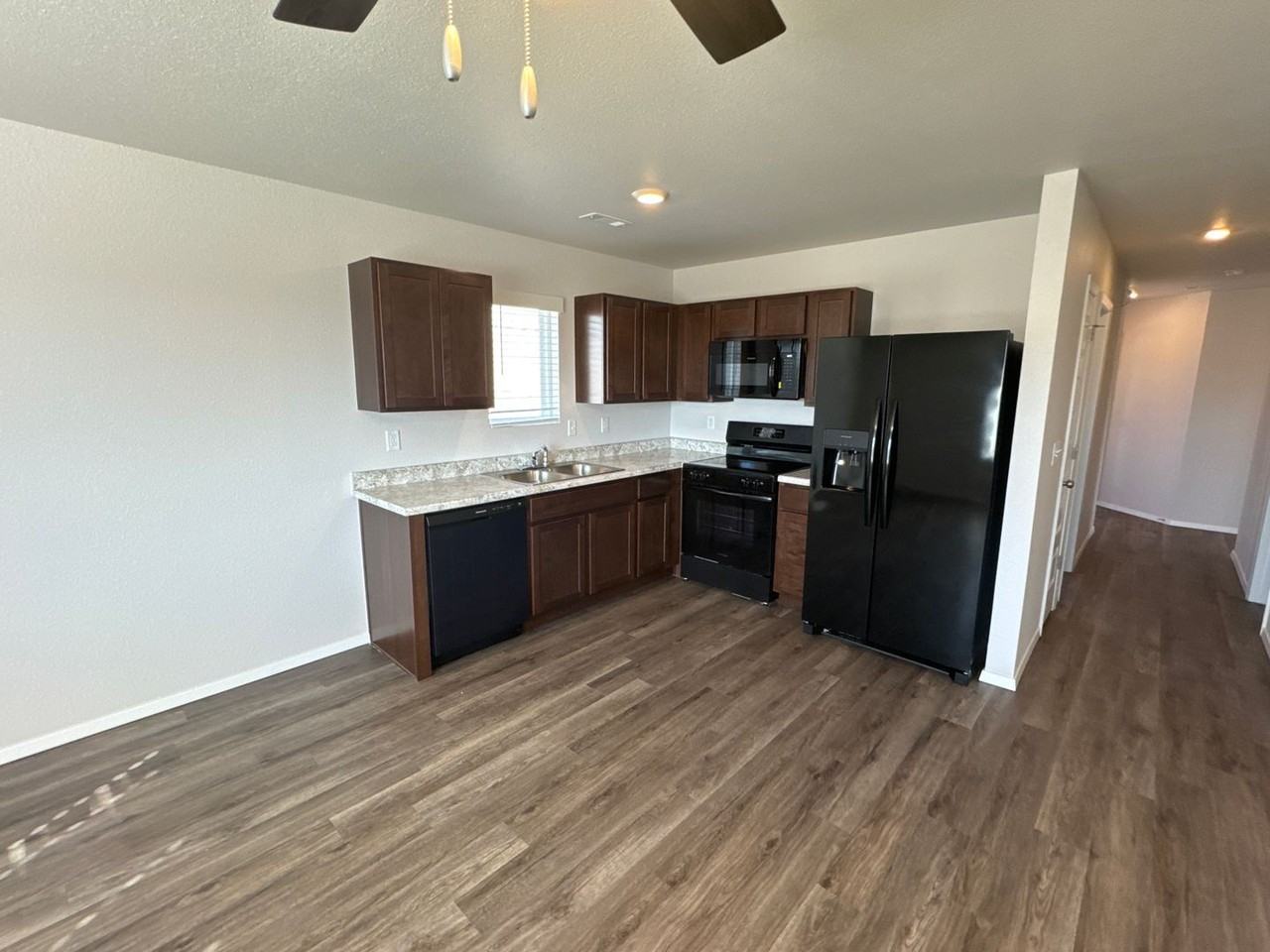 1924 Aspen St - Photo 7 of 17