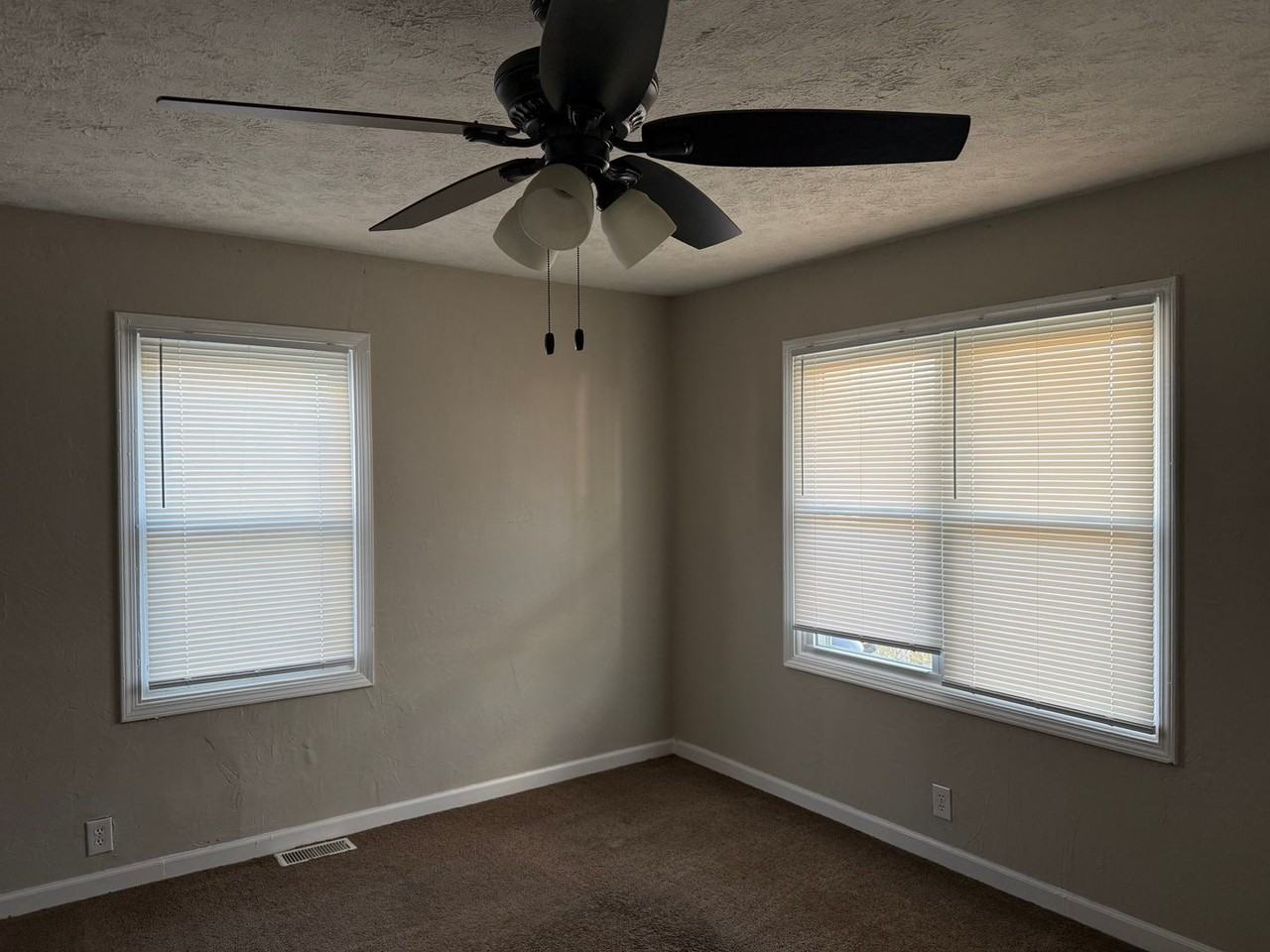 1805 Calhoun St - Photo 4 of 8