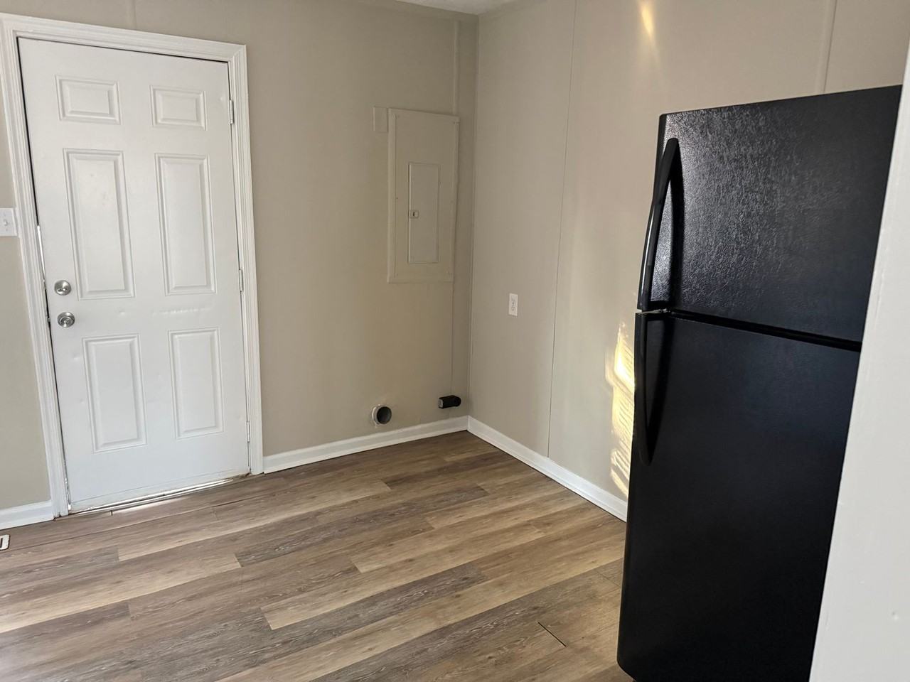 1805 Calhoun St - Photo 7 of 8