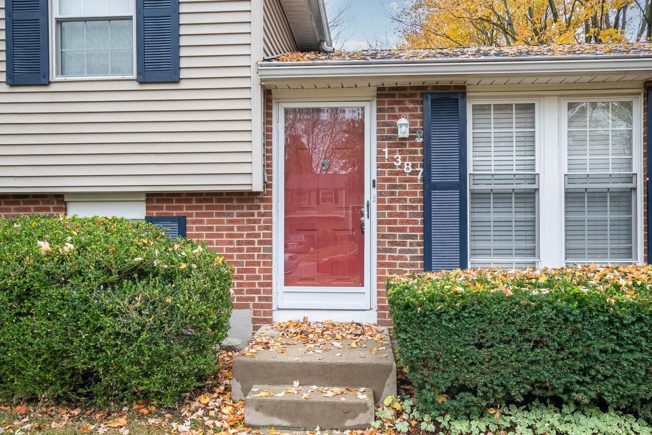 1387 Firethorne Dr - Photo 4 of 25