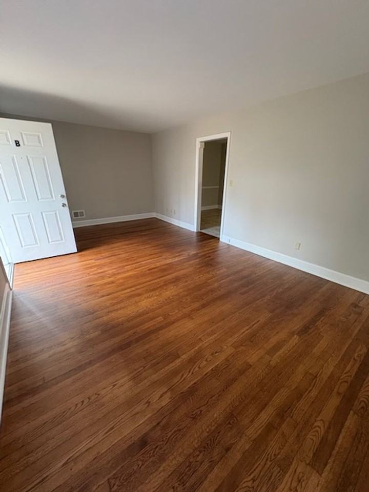 403 Smith Ave - Photo 2 of 19