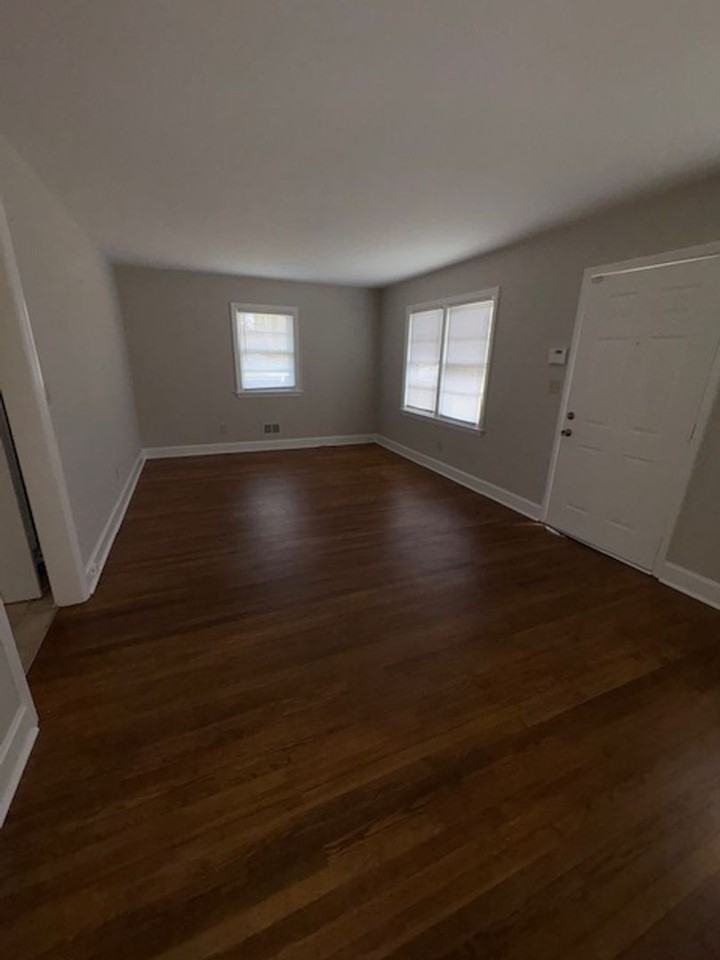 403 Smith Ave - Photo 3 of 19