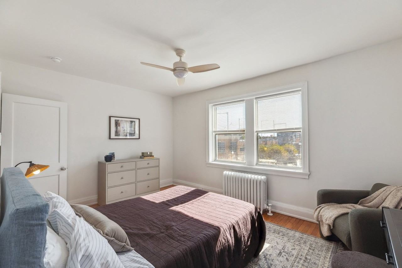 10 Montgomery - Photo 2 of 28