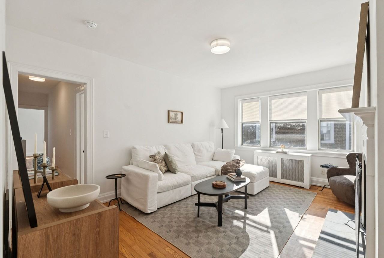 10 Montgomery - Photo 7 of 28