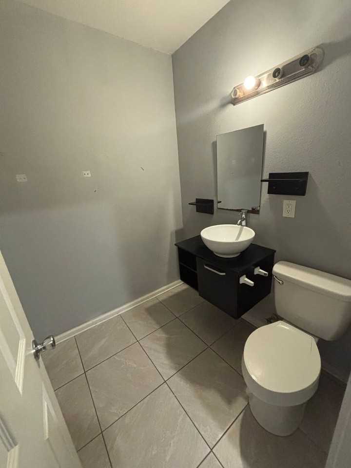 Egan St - Photo 5 of 8