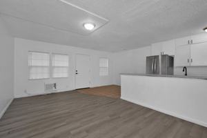 featured image of 900 S Houston St