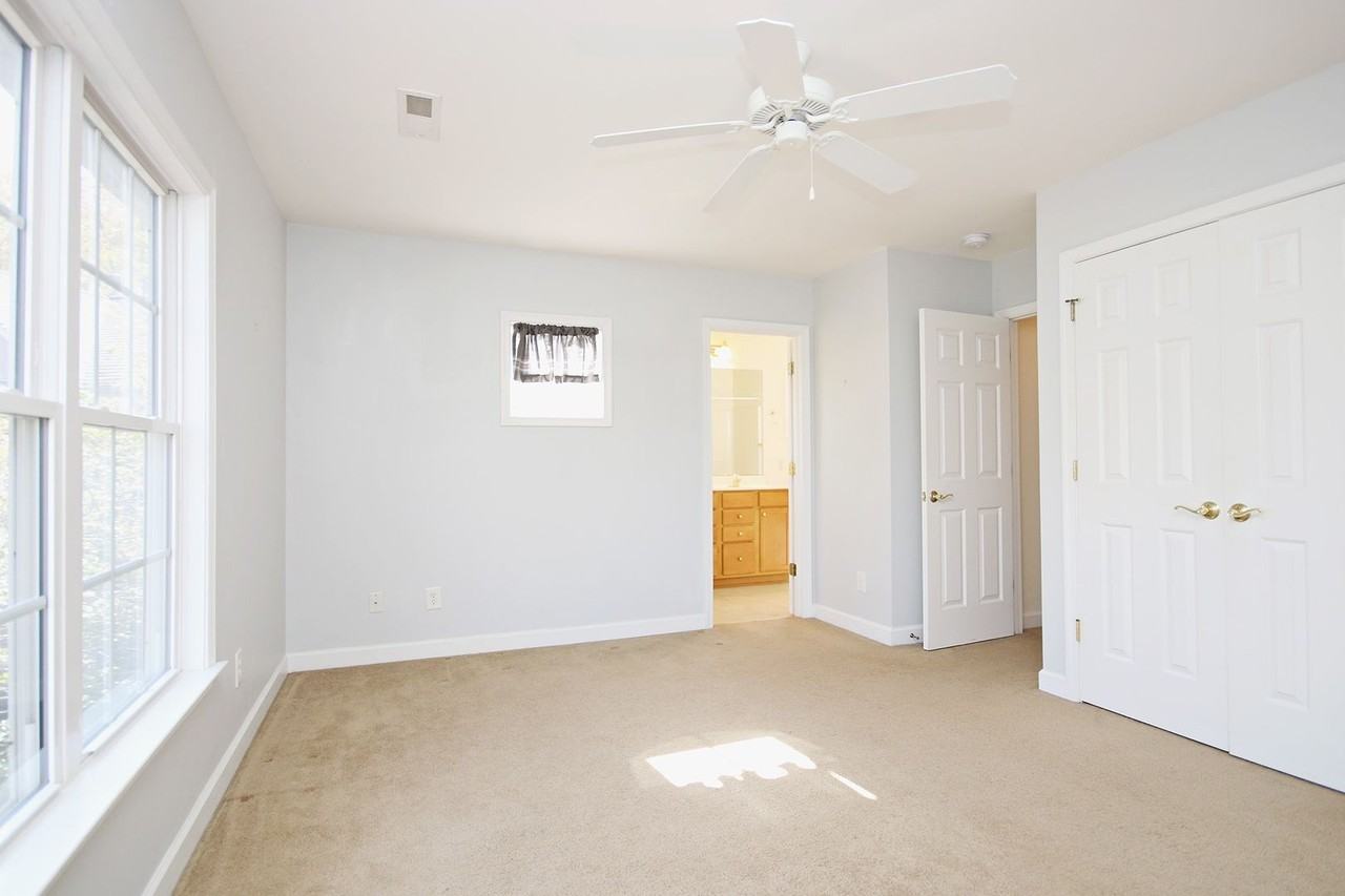 2598 Ravenscroft Way - Photo 7 of 18