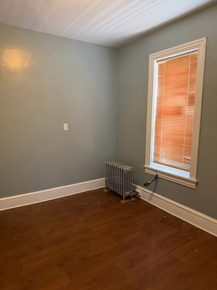 1115 Green St - Photo 5 of 8