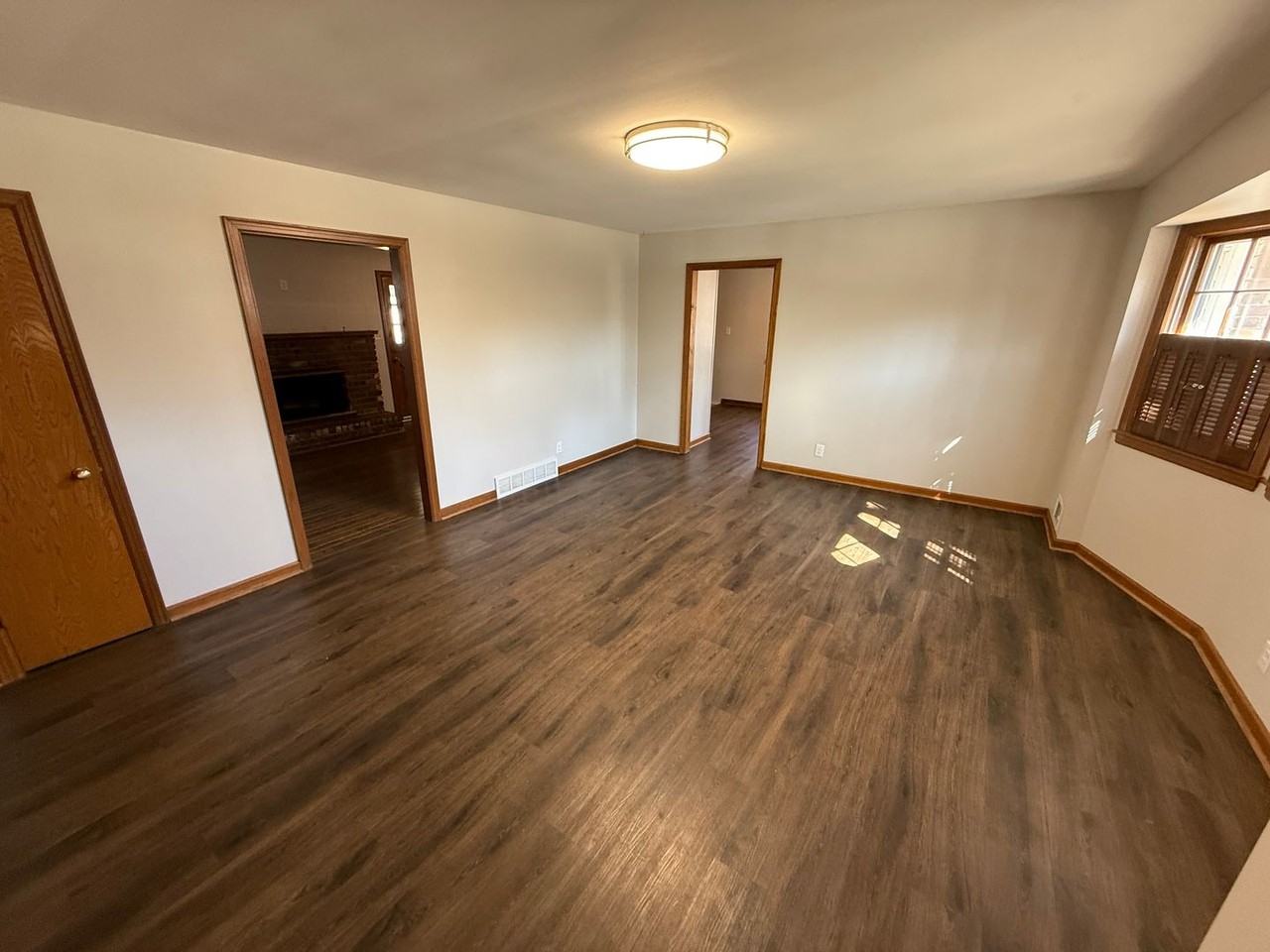 8114 Hardy Ave - Photo 2 of 21