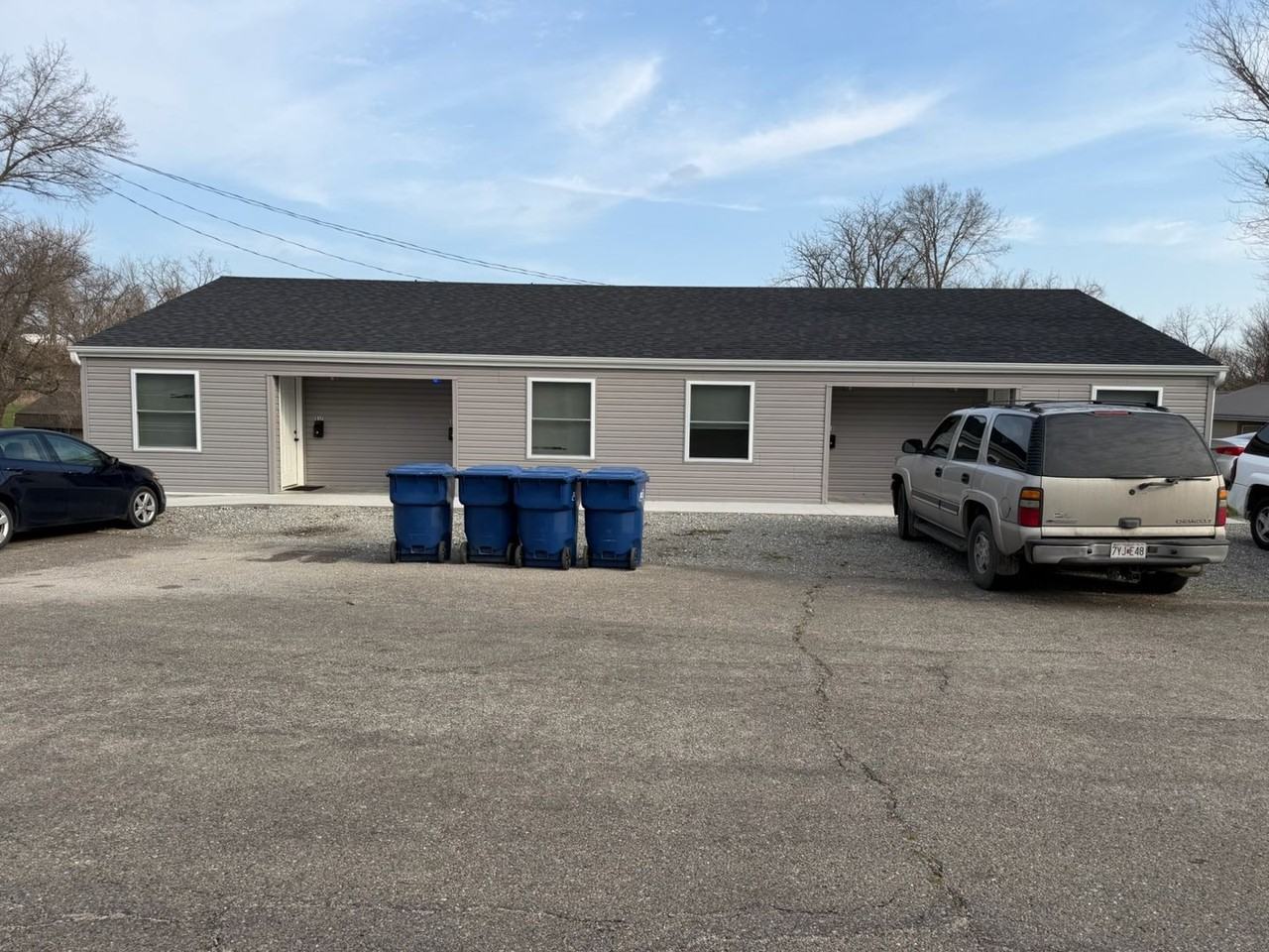 313 W Mill St - Photo 2 of 11