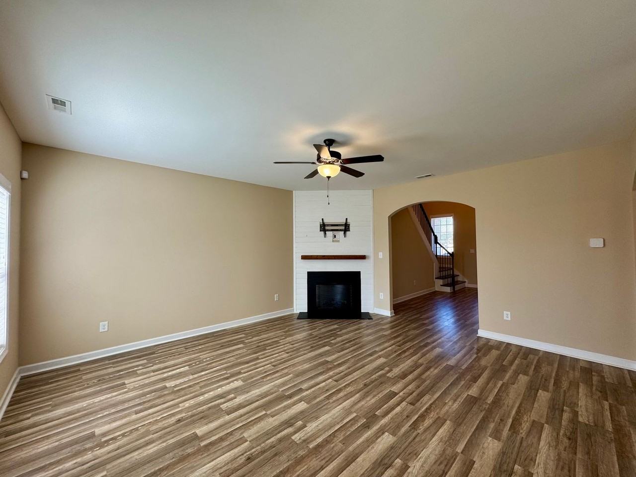 119 Wedgefield Dr - Photo 6 of 25