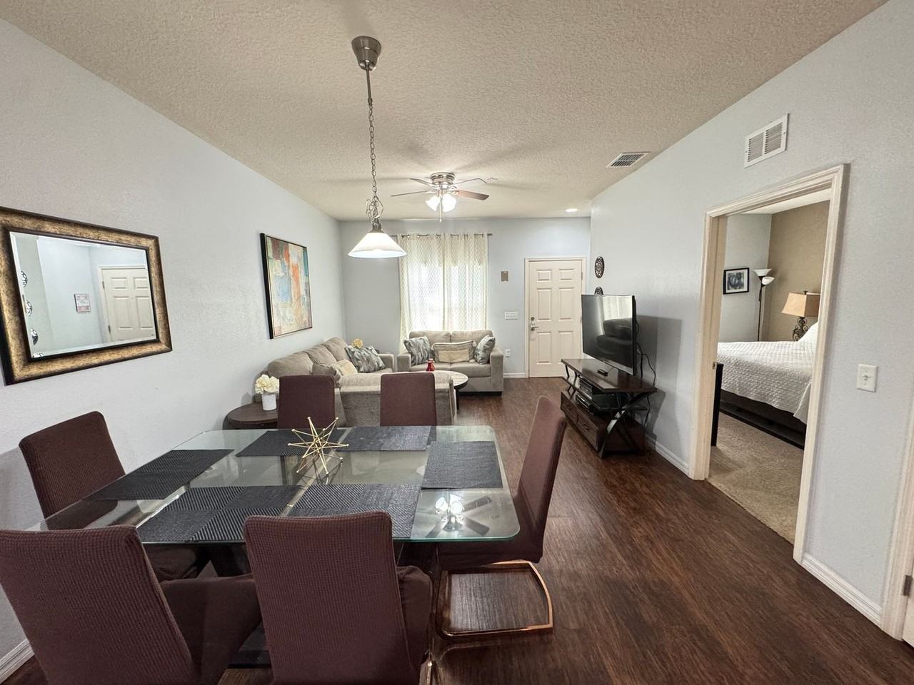 3226 Wish Ave - Photo 6 of 32