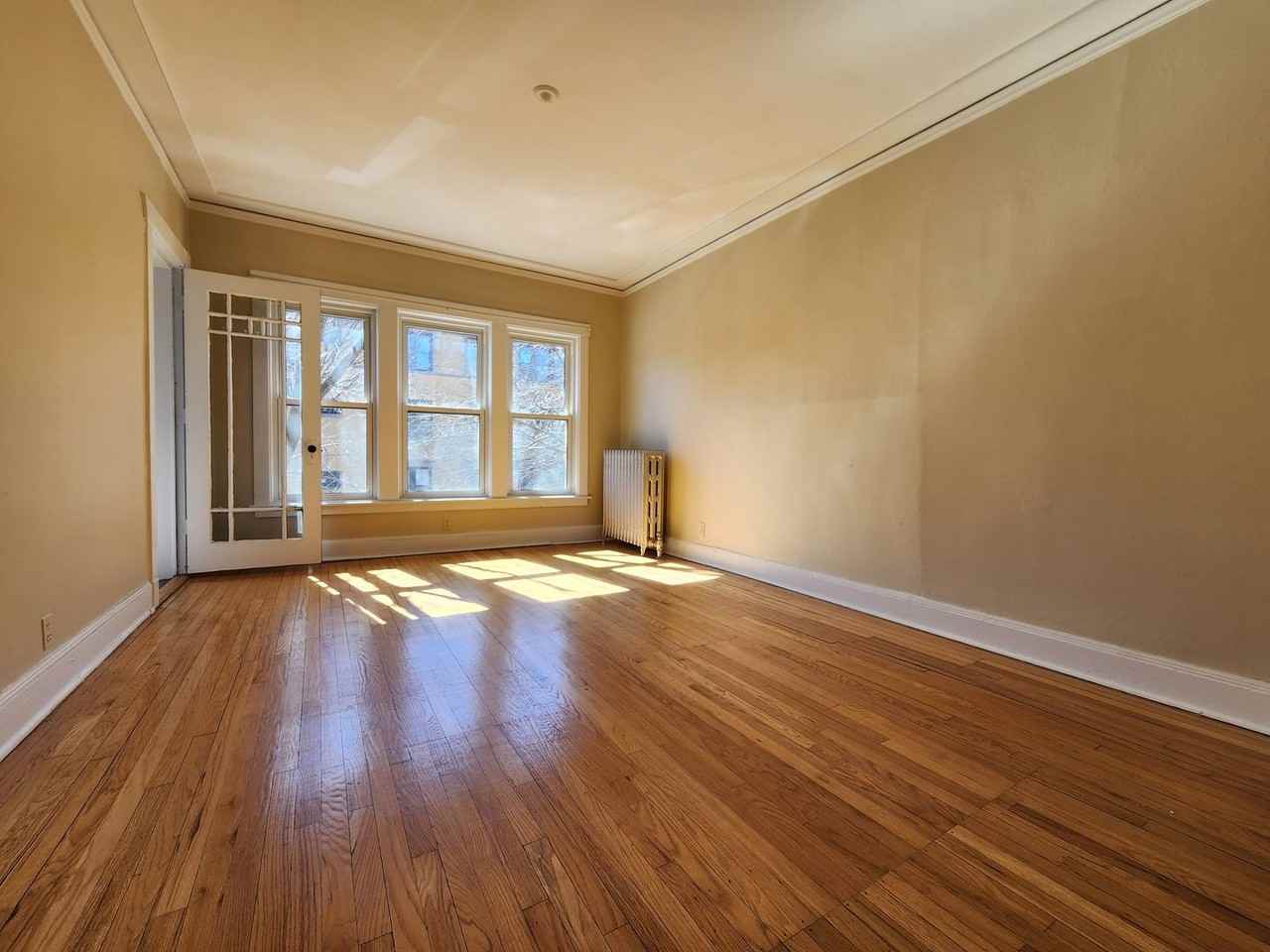 1302 W Rosemont Ave - Photo 6 of 34