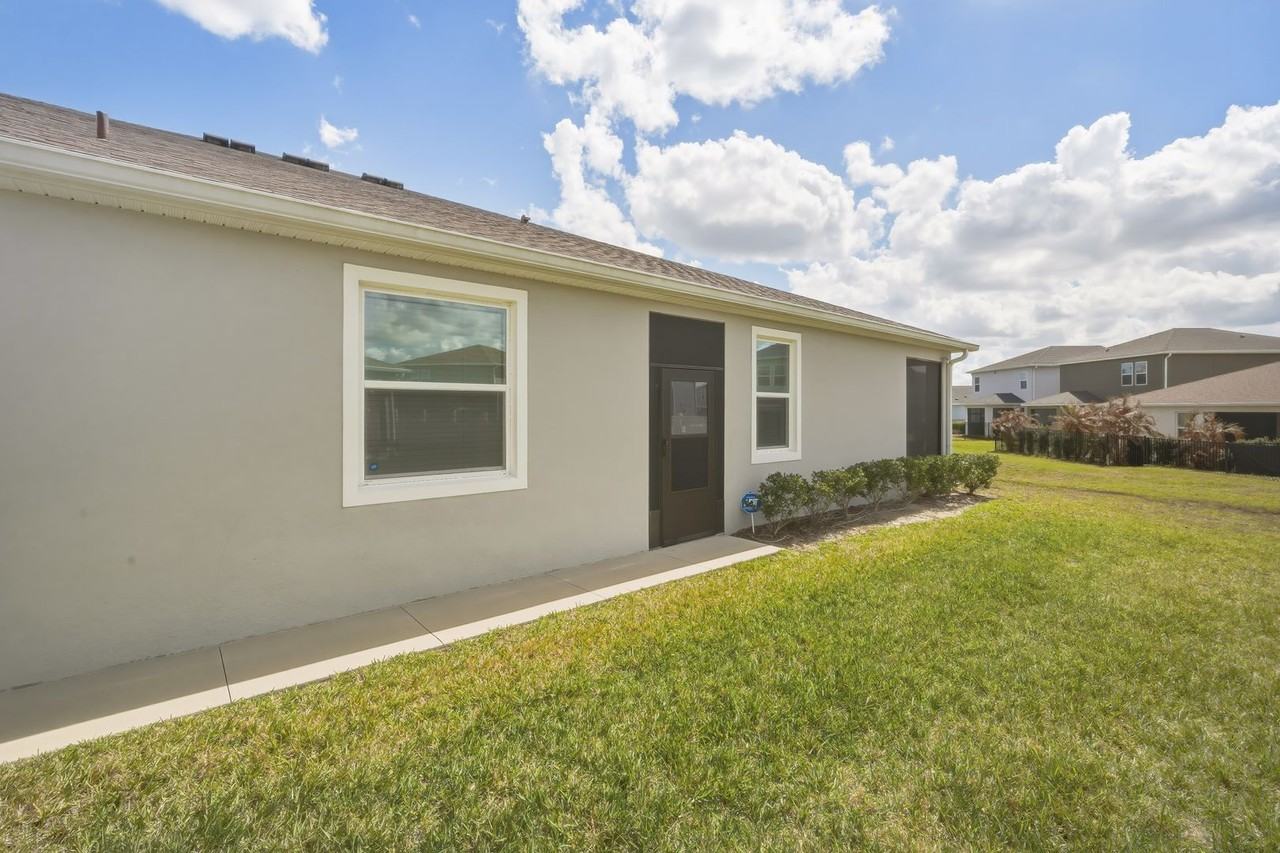 7796 Stonebrook Cir - Photo 3 of 29