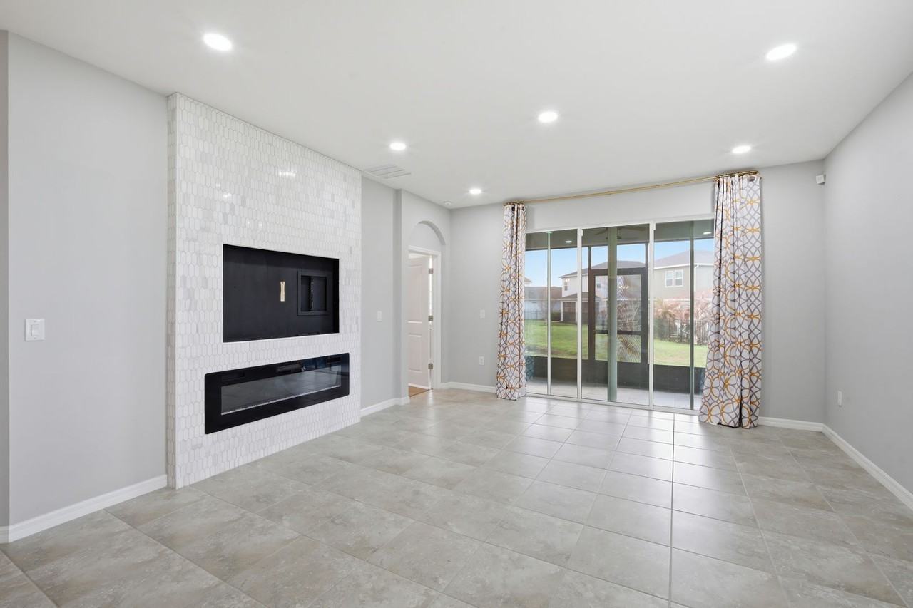 7796 Stonebrook Cir - Photo 4 of 29