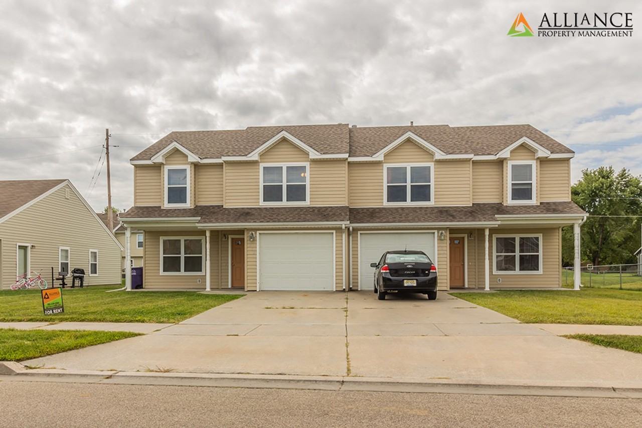 500 Brookmont Dr - Photo 2 of 19