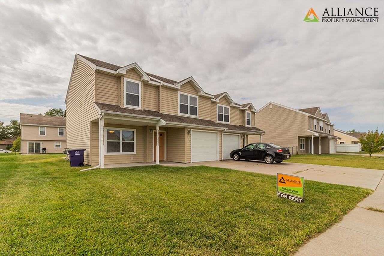 500 Brookmont Dr - Photo 3 of 19