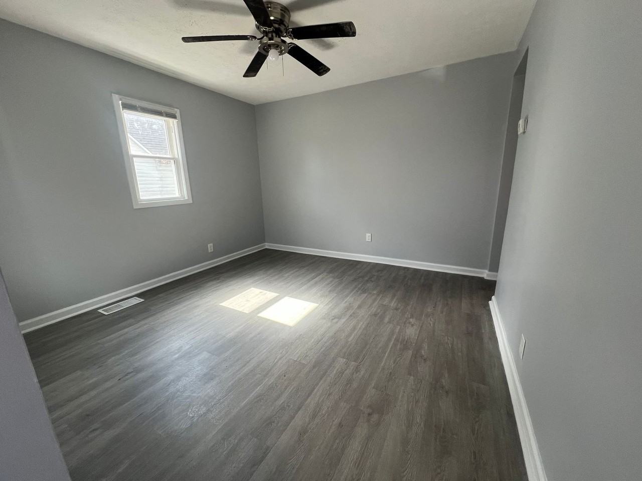 4000 Churchman Ave - Photo 4 of 9