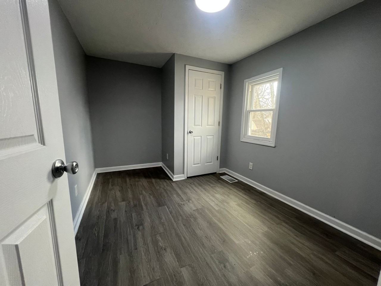 4000 Churchman Ave - Photo 7 of 9