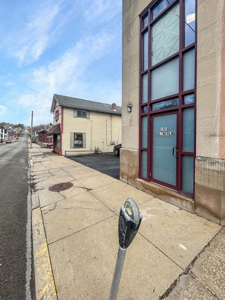 101 E Lincoln Ave - Photo 2 of 49