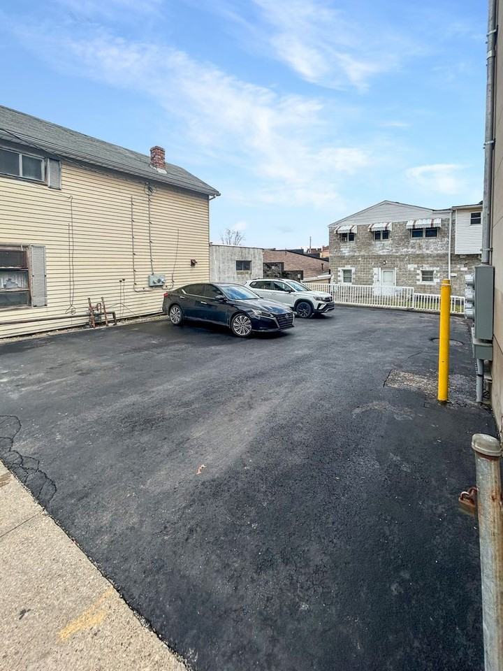 101 E Lincoln Ave - Photo 3 of 49